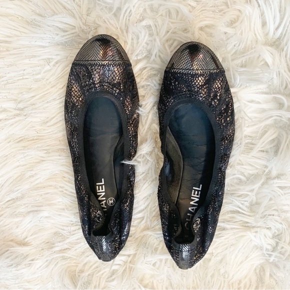CHANEL Black and Gold Flats